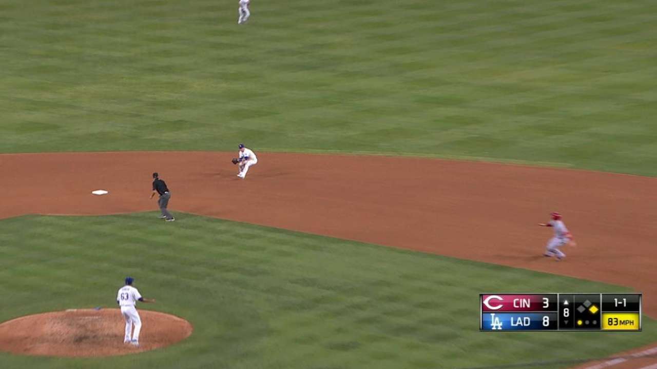 Kike Hernández pone argumentos para más juego en los Dodgers