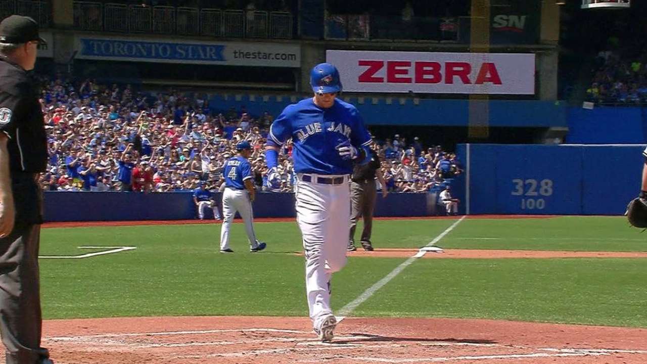 Blue Jays on Yanks' heels after taking finale
