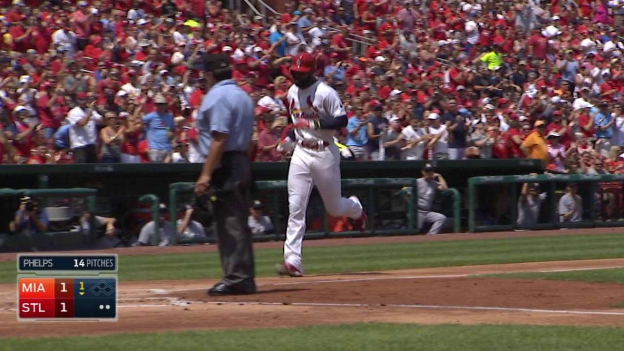 Heyward's solo homer