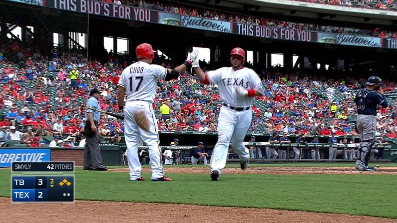DeShields' RBI single