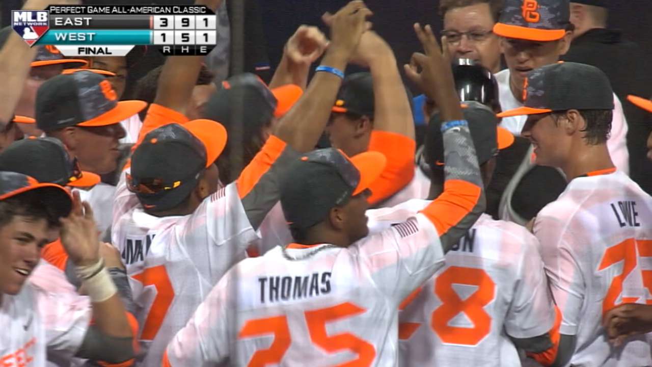 Lowe seals the win for the East