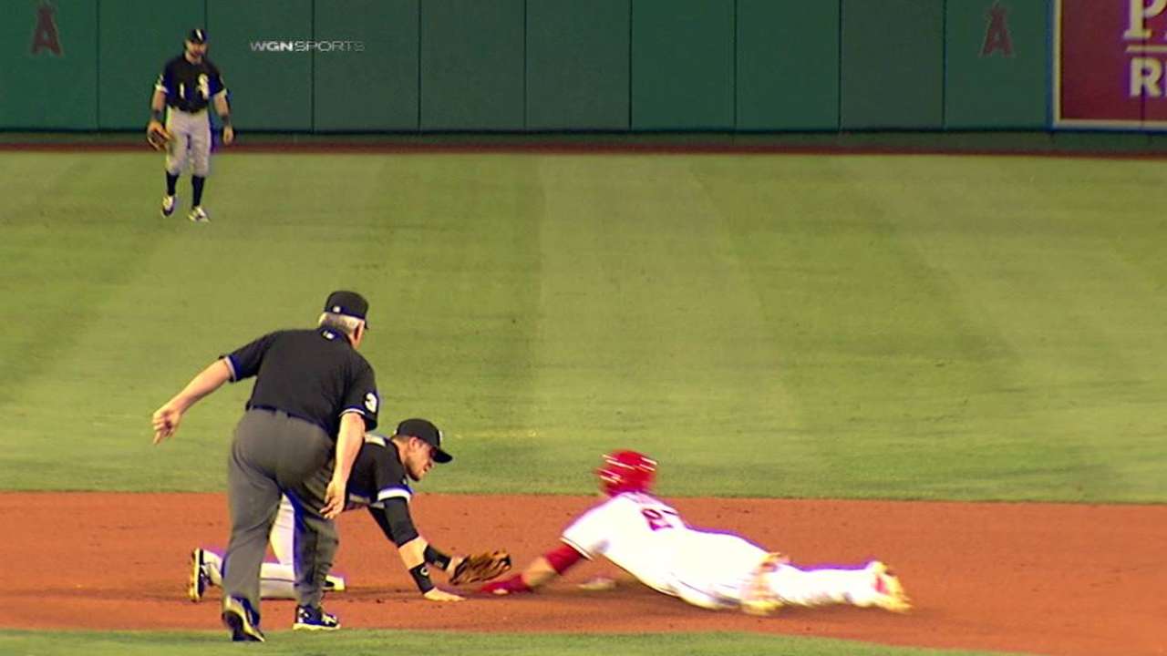 Rodon picks off Trout