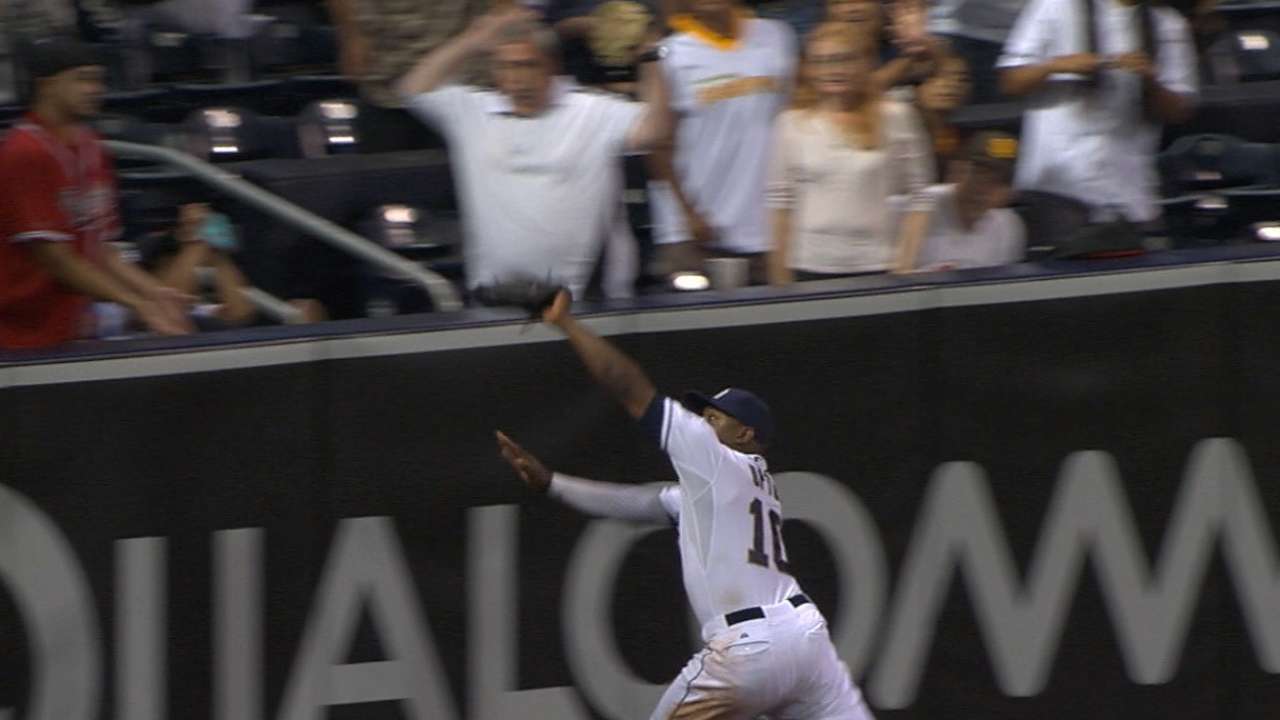 Must C: J. Upton bangs into wall