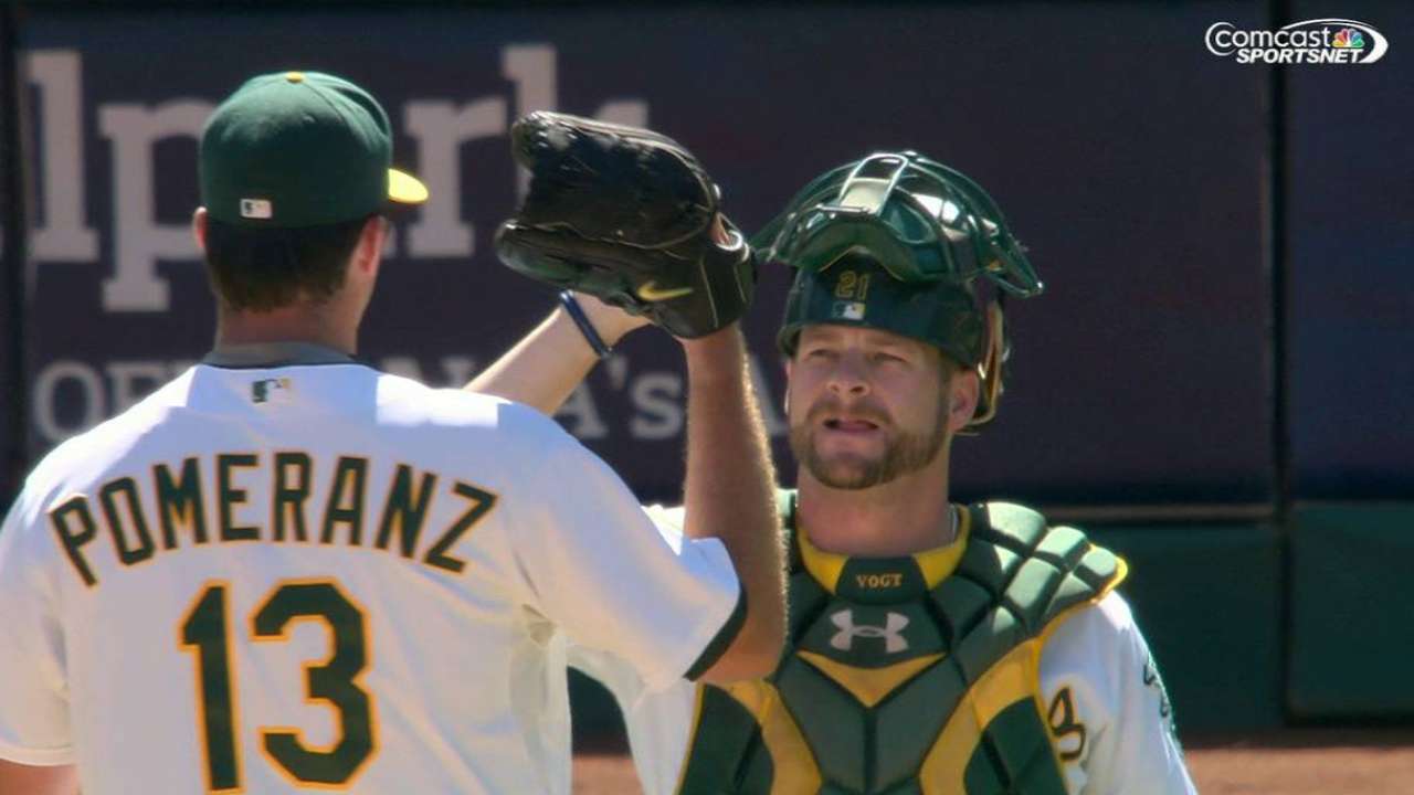 Pomeranz undergoes shoulder surgery