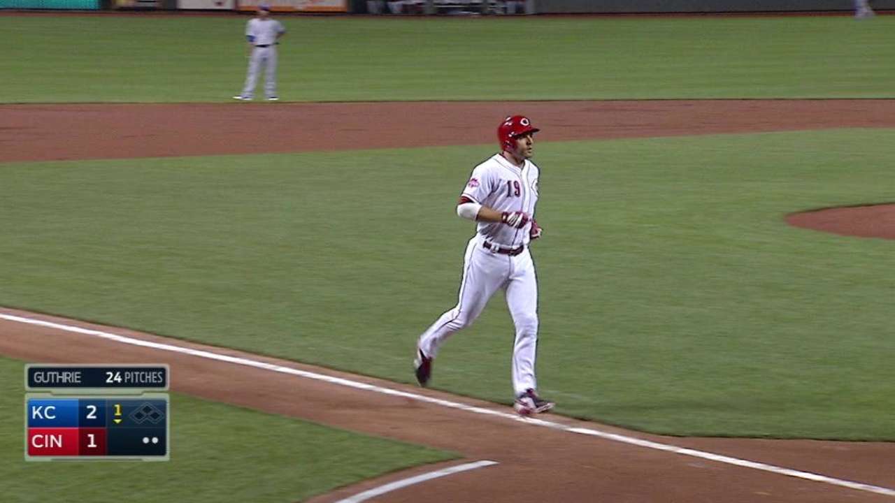 Votto's solo homer