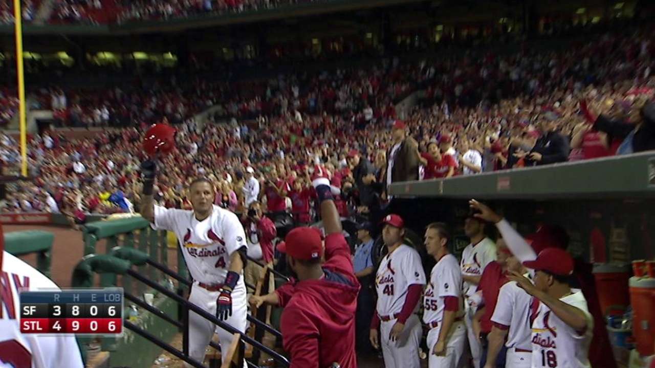 Yadier Molina decide triunfo de Cardenales con jonrón ante Gigantes