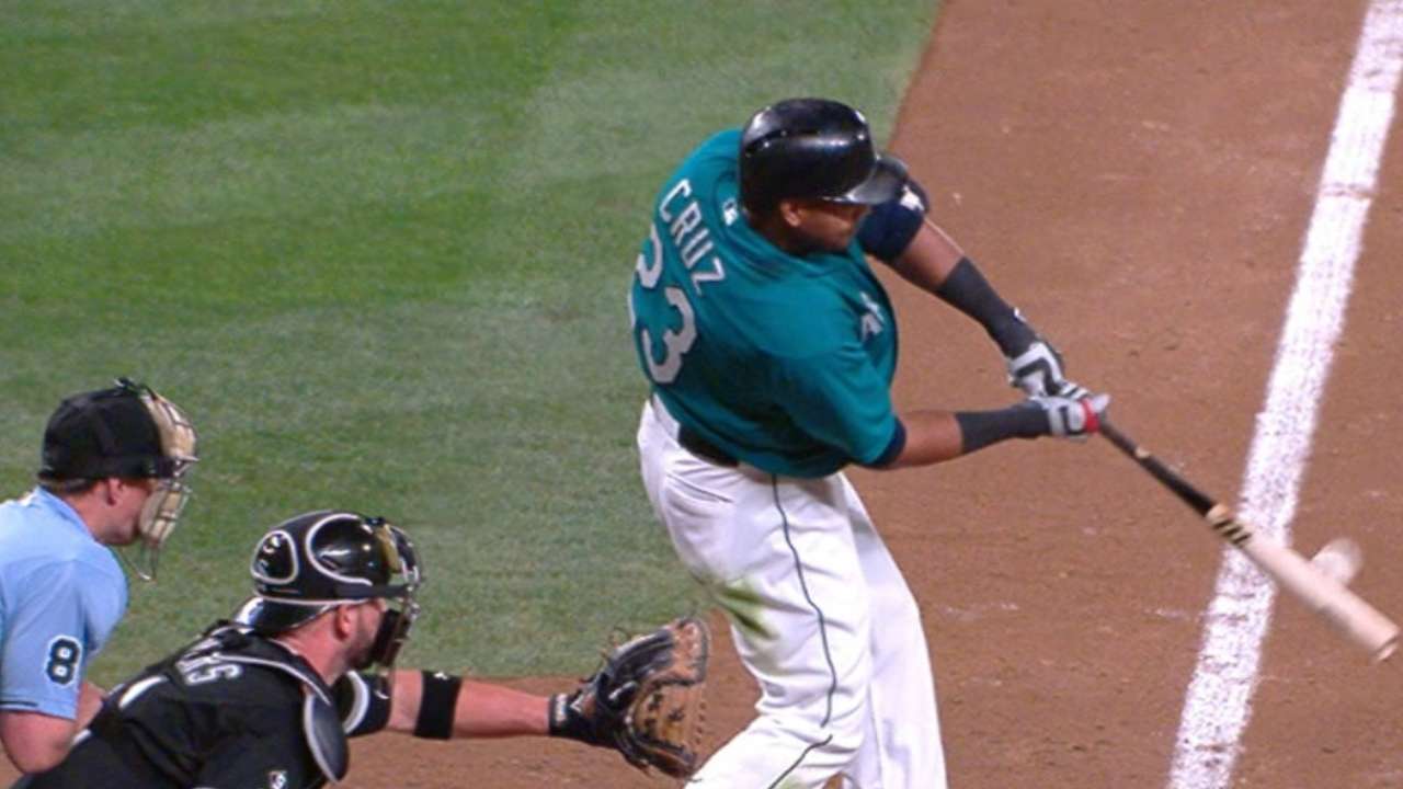 Cruz's solo dinger