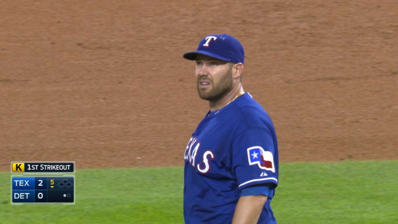 Sharp Lewis leads Rangers over Tigers