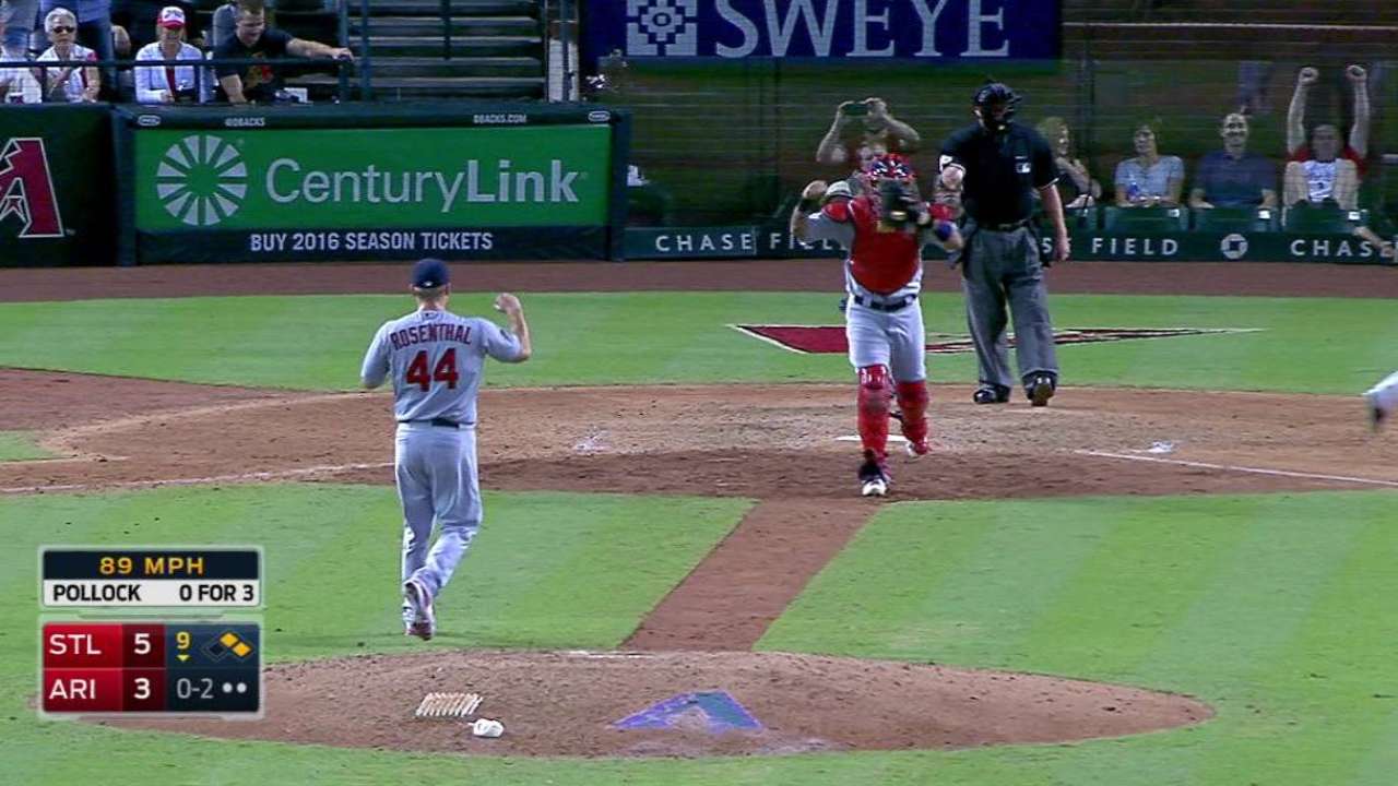 Rosenthal earns save, Cards win
