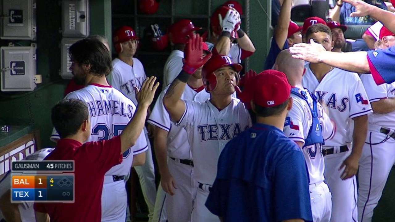 Texas holds steady in WC with win over O's