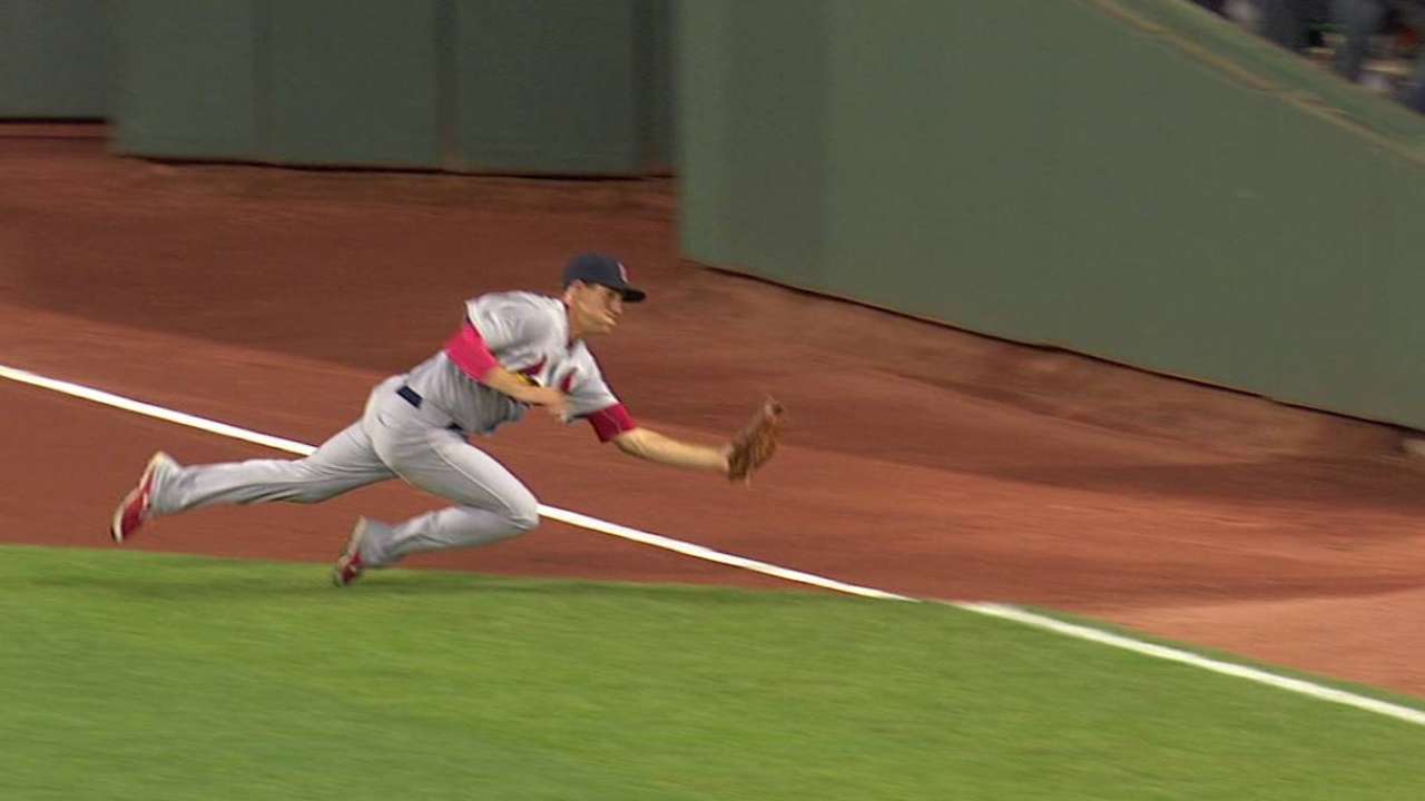 Piscotty's nice diving catch
