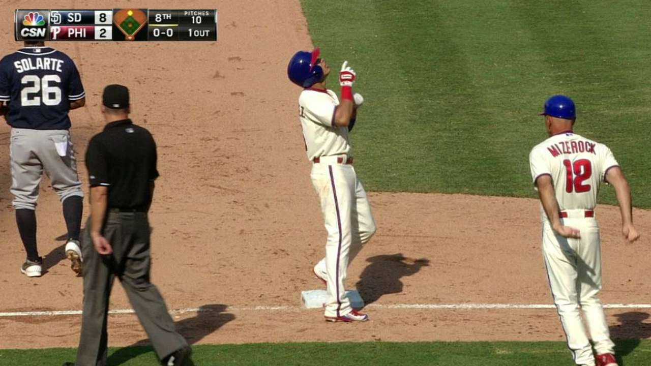 Hernandez's RBI triple