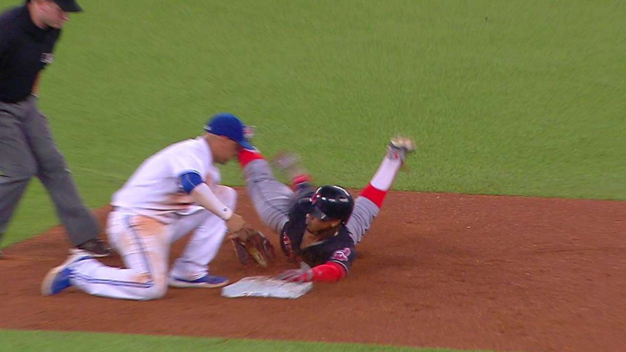 Lindor's nifty slide