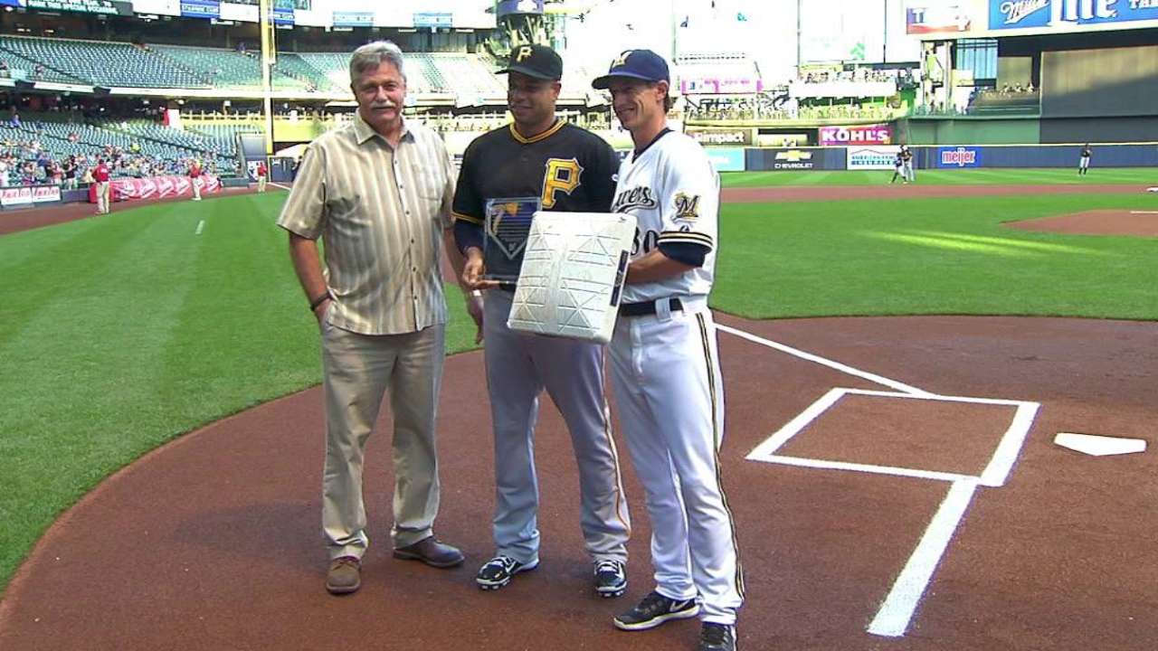 Brewers honor Aramis Ramirez