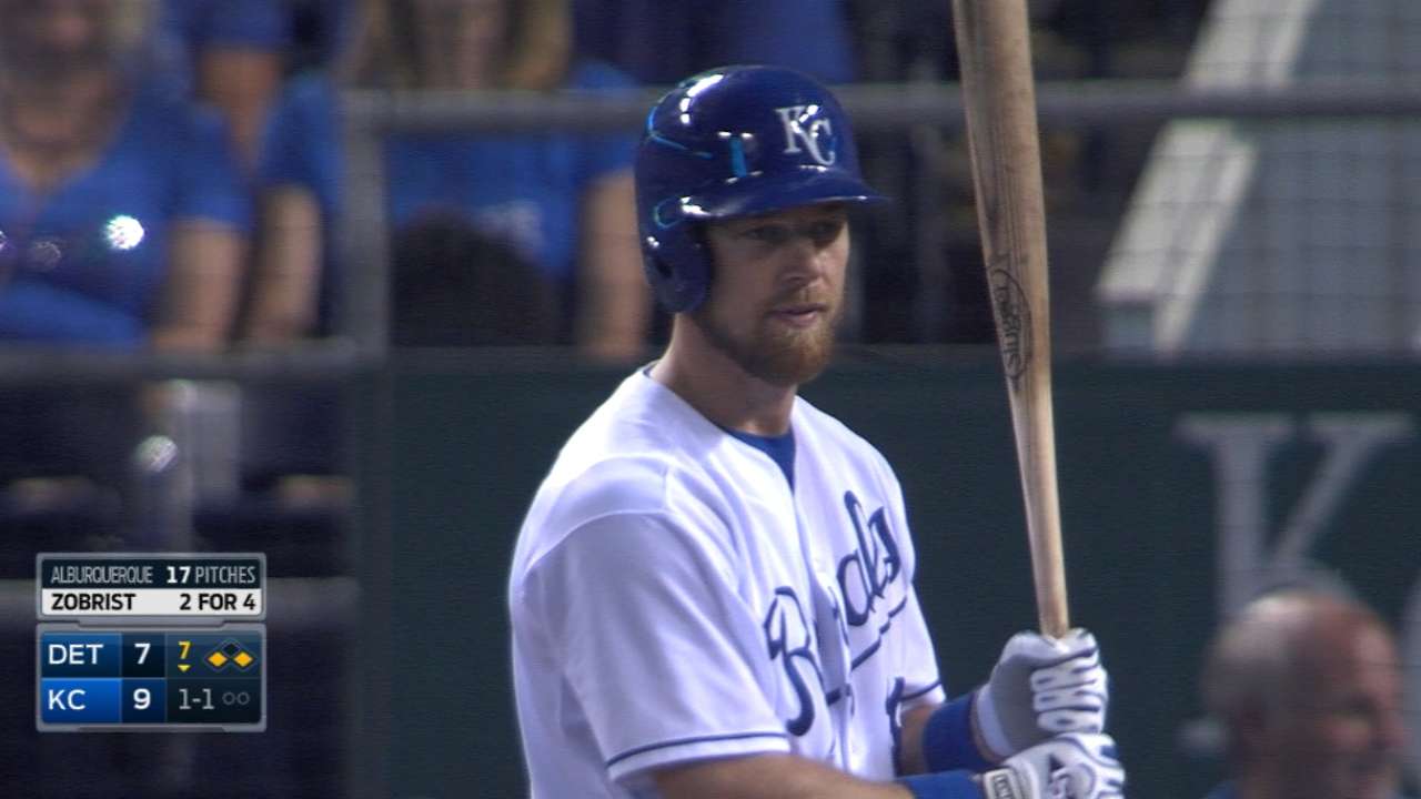 Royals log 20 hits to win slugfest with Tigers