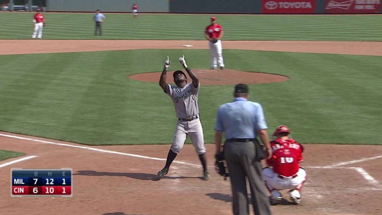 Herrera's go-ahead homer