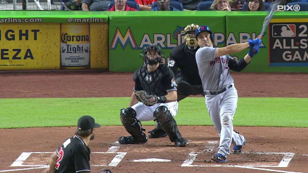 d'Arnaud's three-run home run
