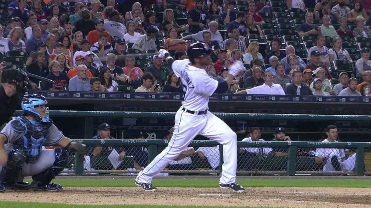 Martinez's go-ahead homer