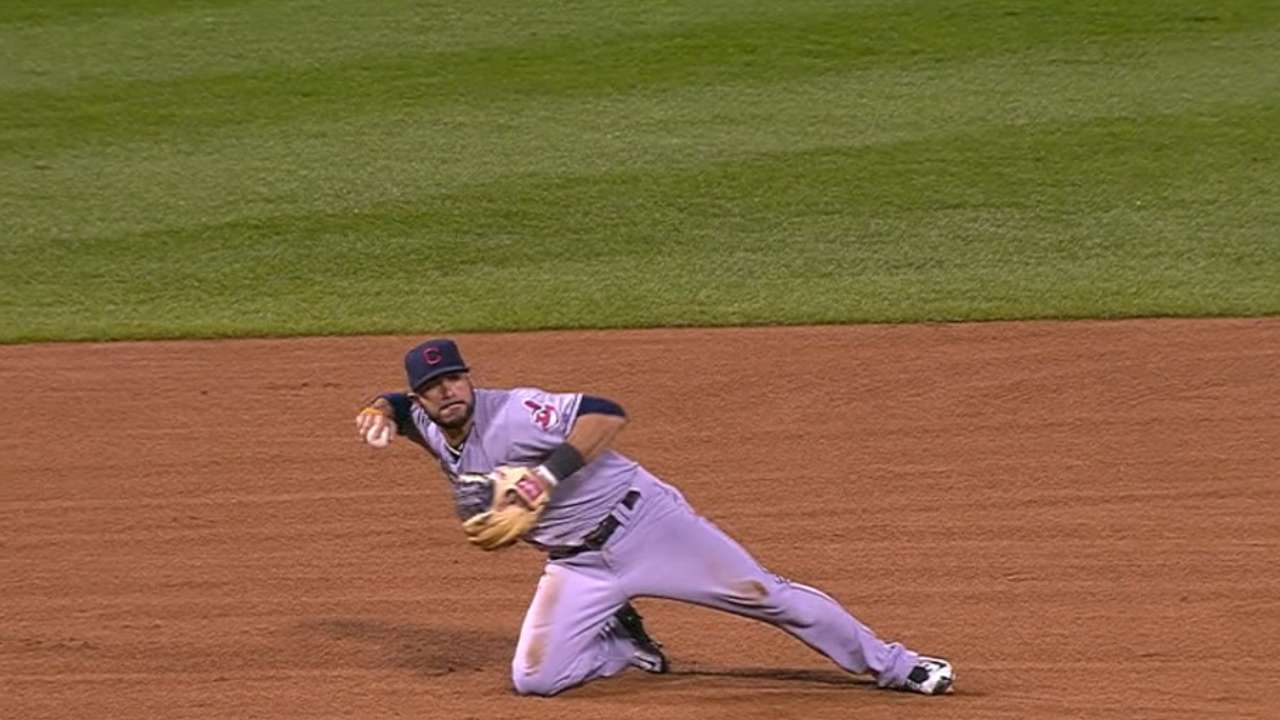 Aviles dives, fires from knee