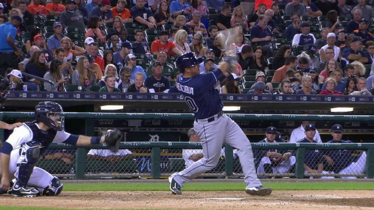 Rays pegan cuatro jonrones y apalean a los Tigres en Detroit