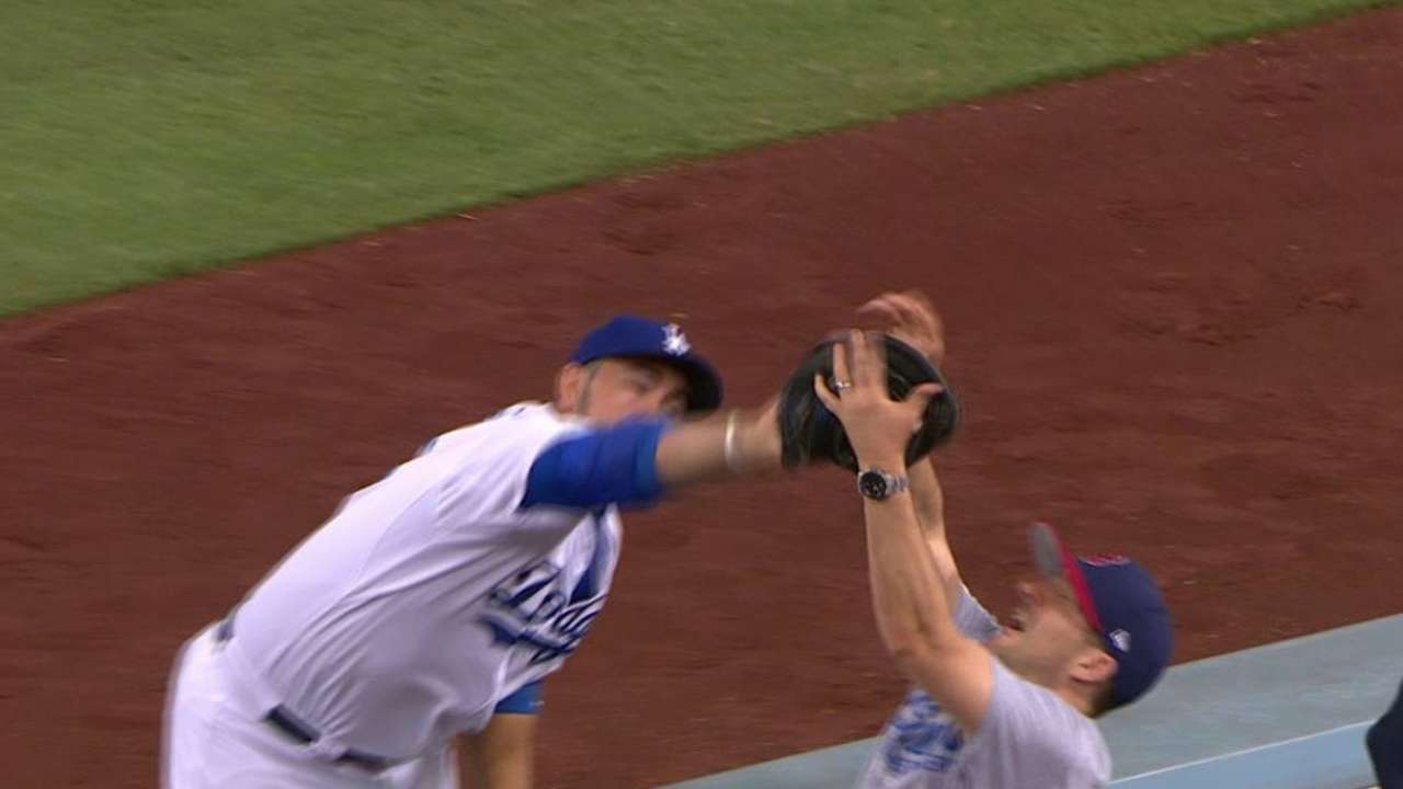 Gonzalez's reaching catch