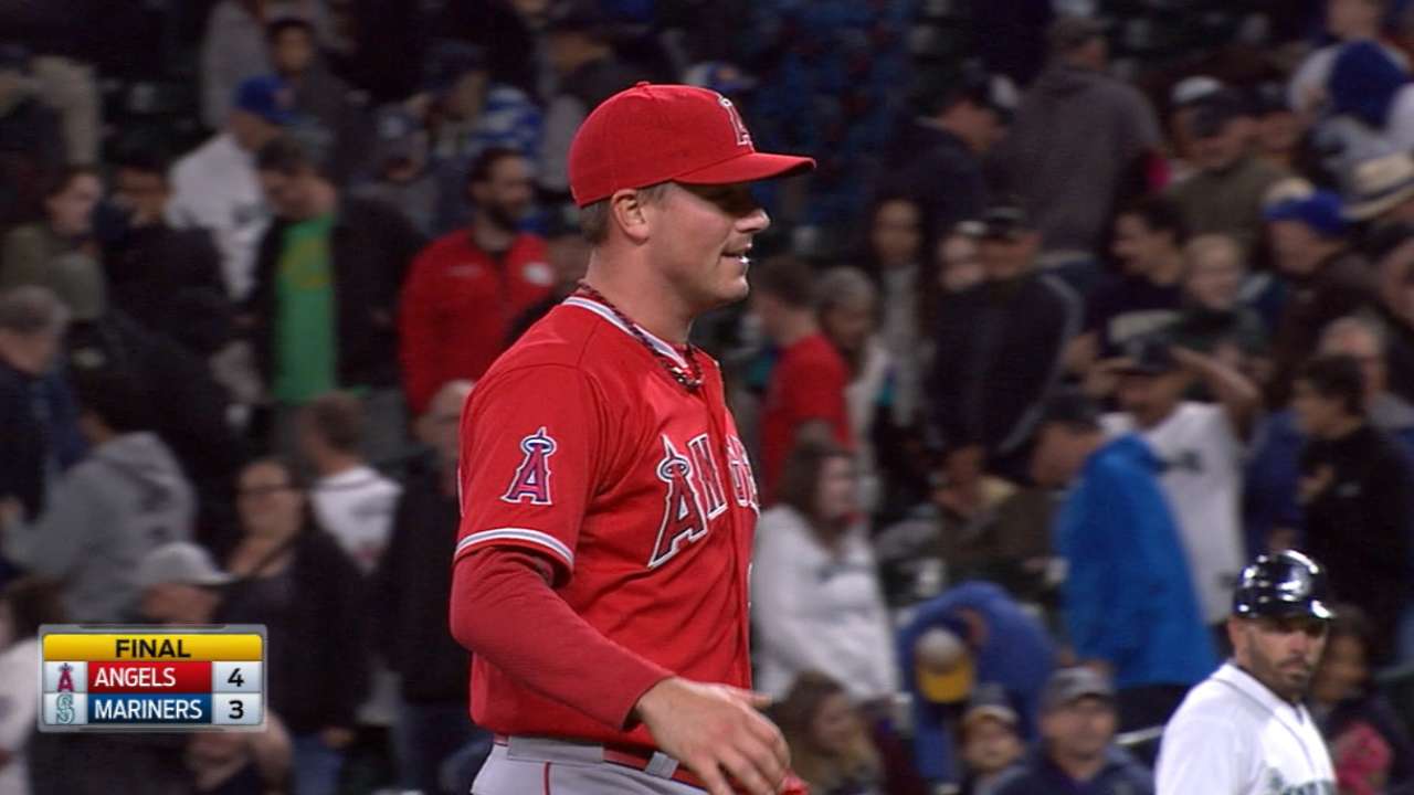 Smith earns the save