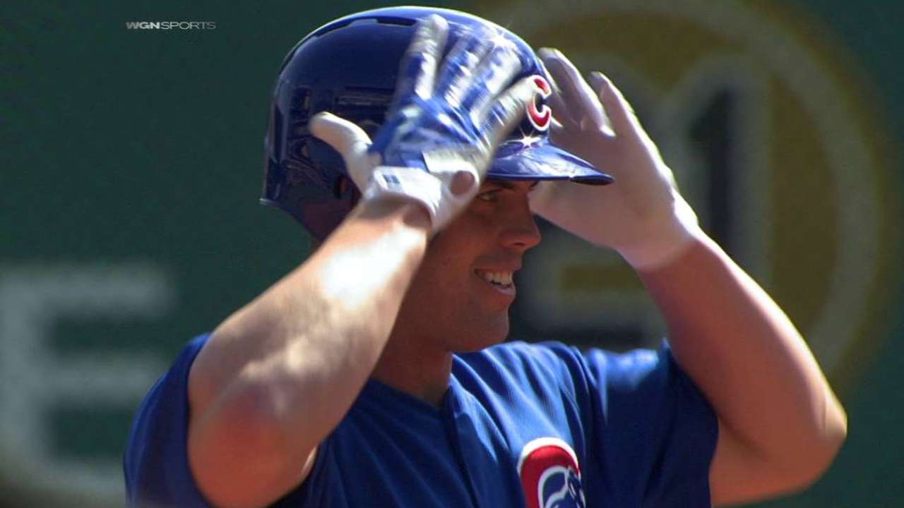 Cubs win slugfest to move within 2 of Bucs