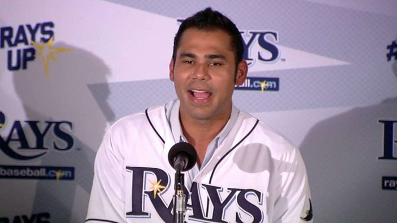 Pena throws out first pitch