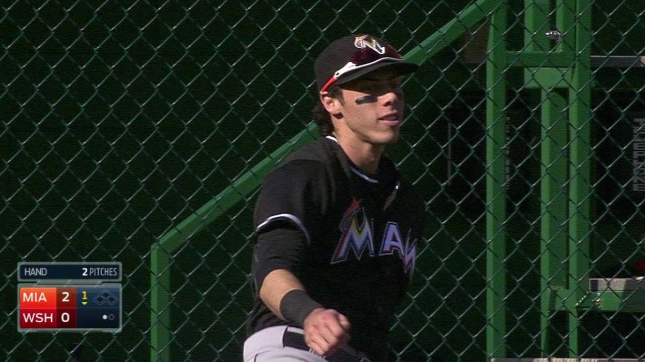 Dee, Adeiny, Yelich up for Gold Glove Awards