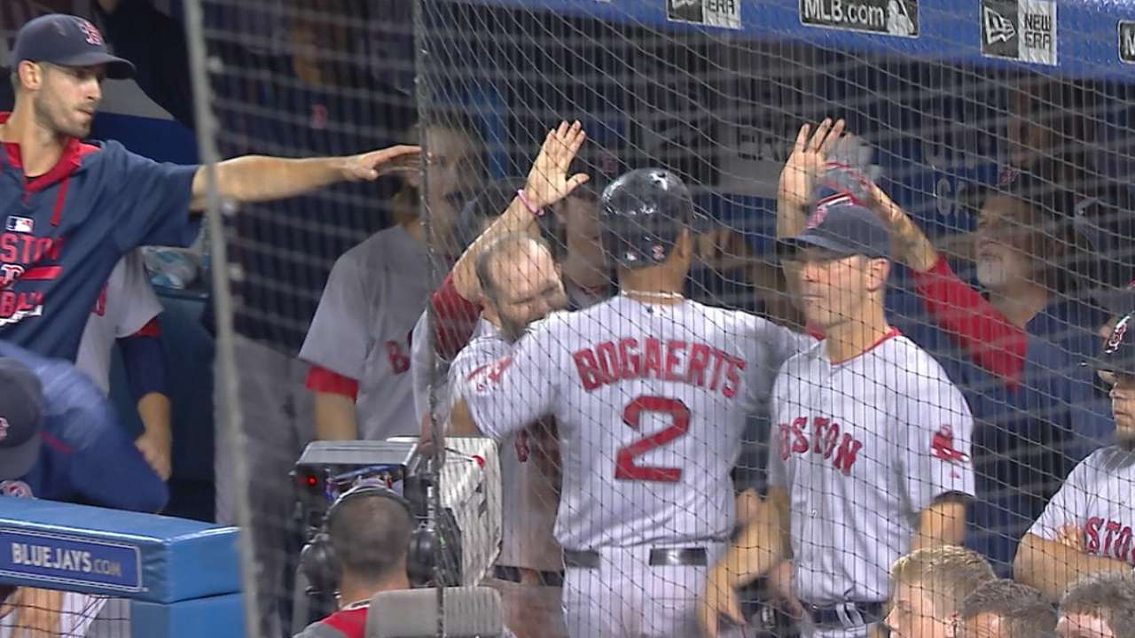 Red Sox's 5-run 9th drops Jays' lead to 3 1/2
