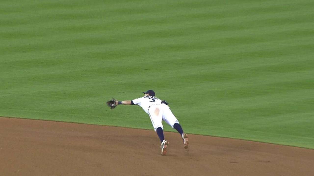 Kinsler, Martinez among Gold Glove finalists