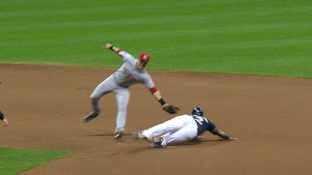 Barnhart throws out Maldonado