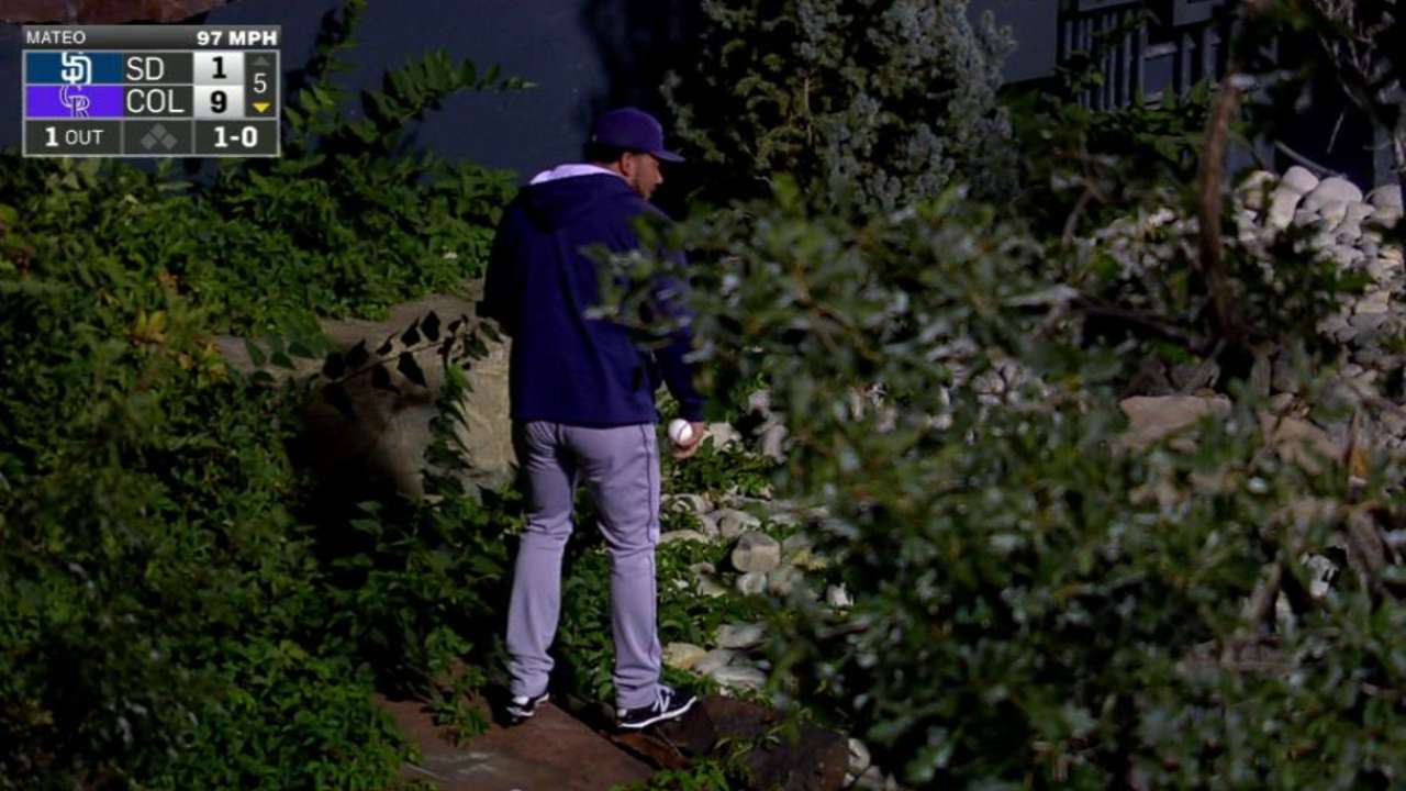 Padres lend a helping hand