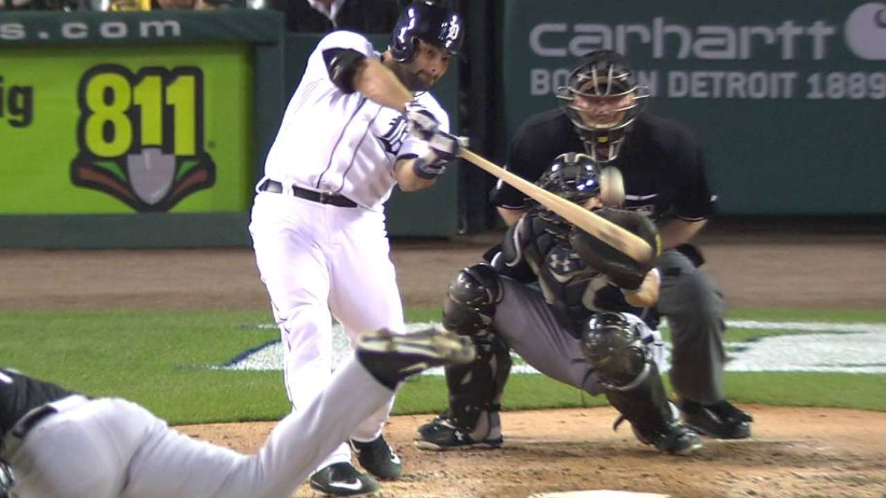 Avila's solo shot