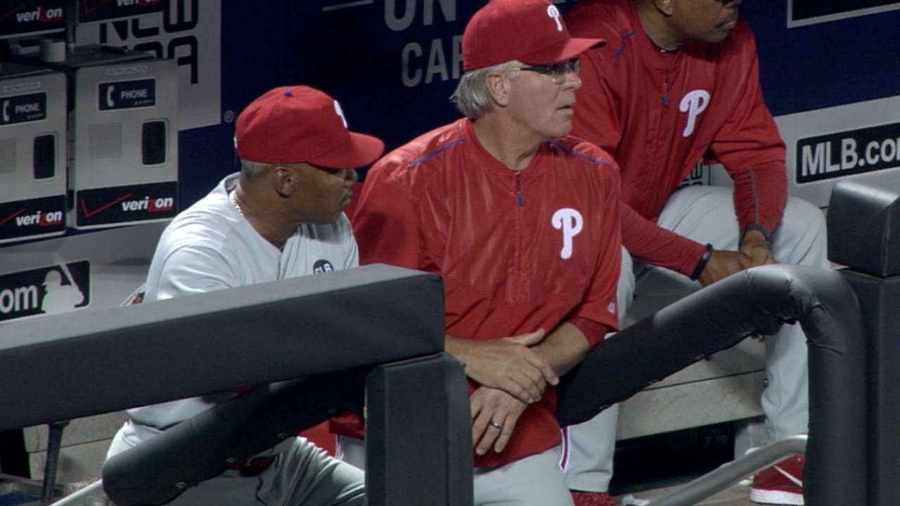 Phillies name Mackanin manager