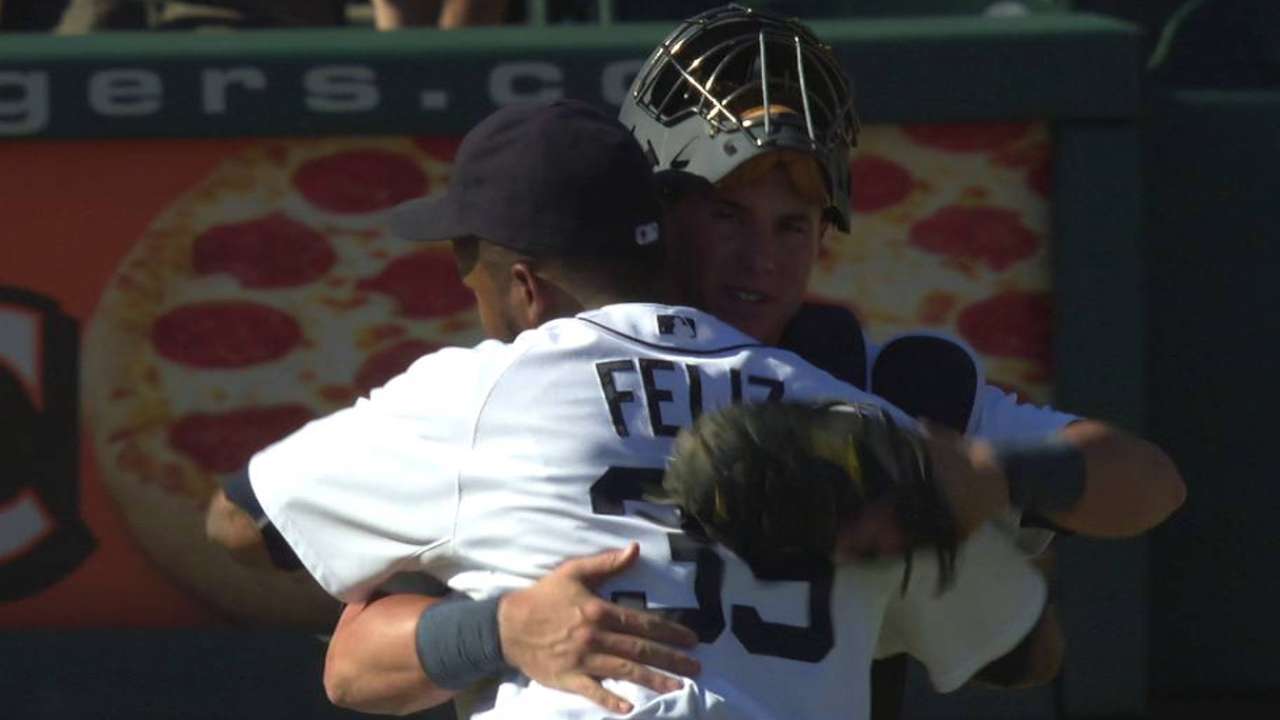 Feliz earns the save