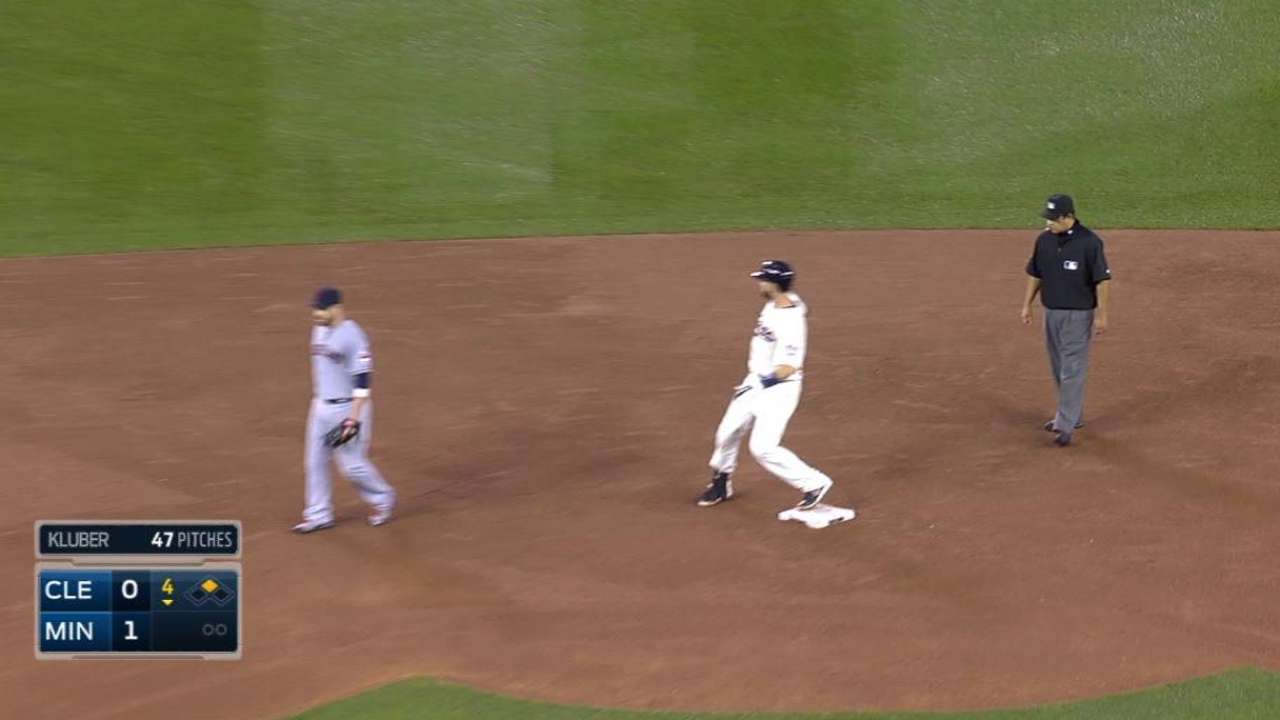 Mauer reaches 42nd straight game