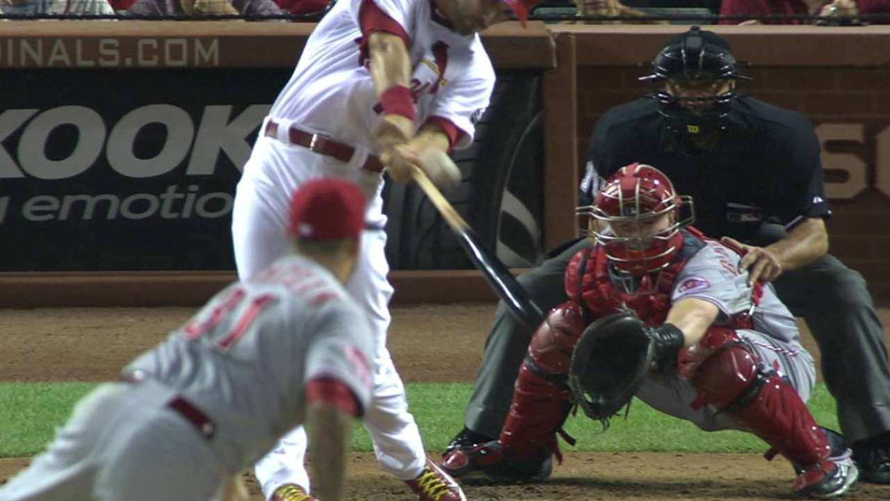 Matt Carpenter lideró paliza de Cardenales sobre Rojos