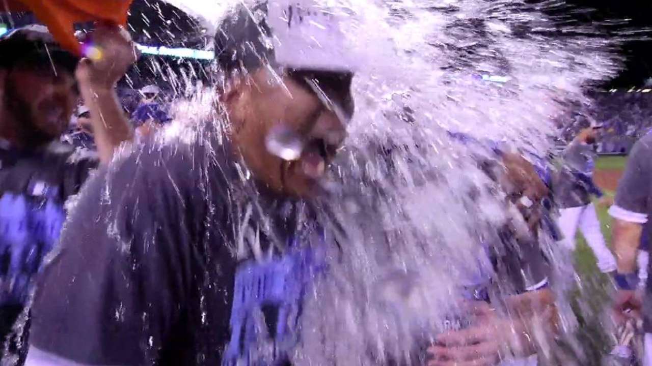 Moustakas, Perez on clinching