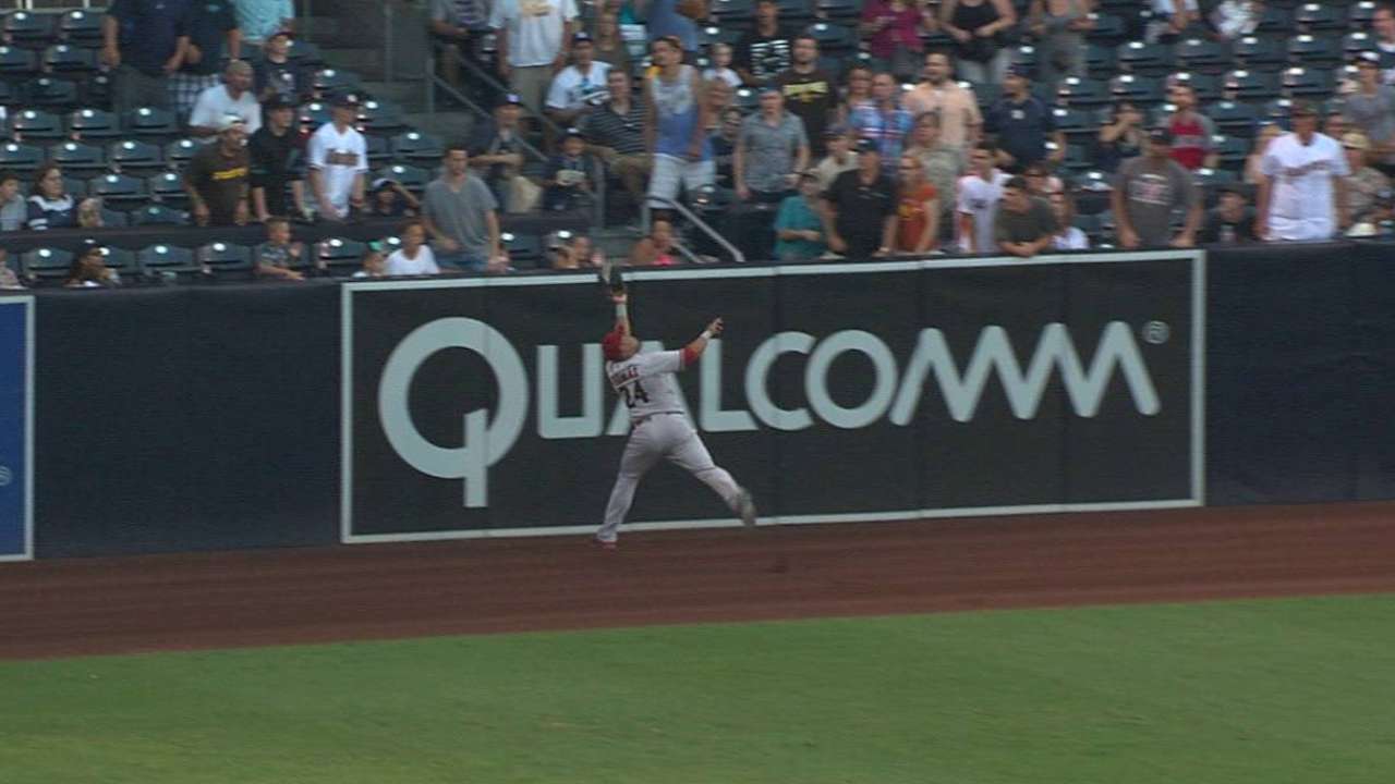 Tomas' running catch