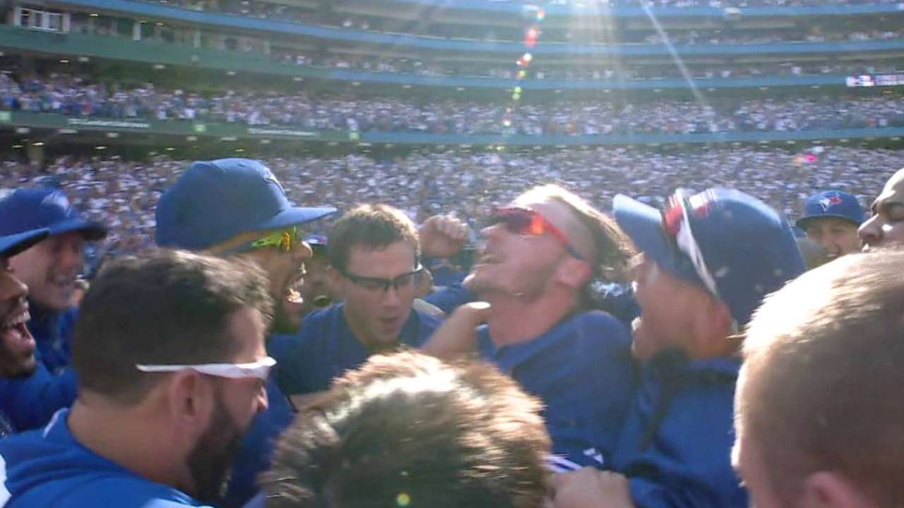 Donaldson llega a 41 jonrones y da triunfo a Azulejos