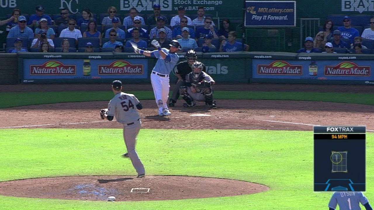 Gordon's RBI single to center