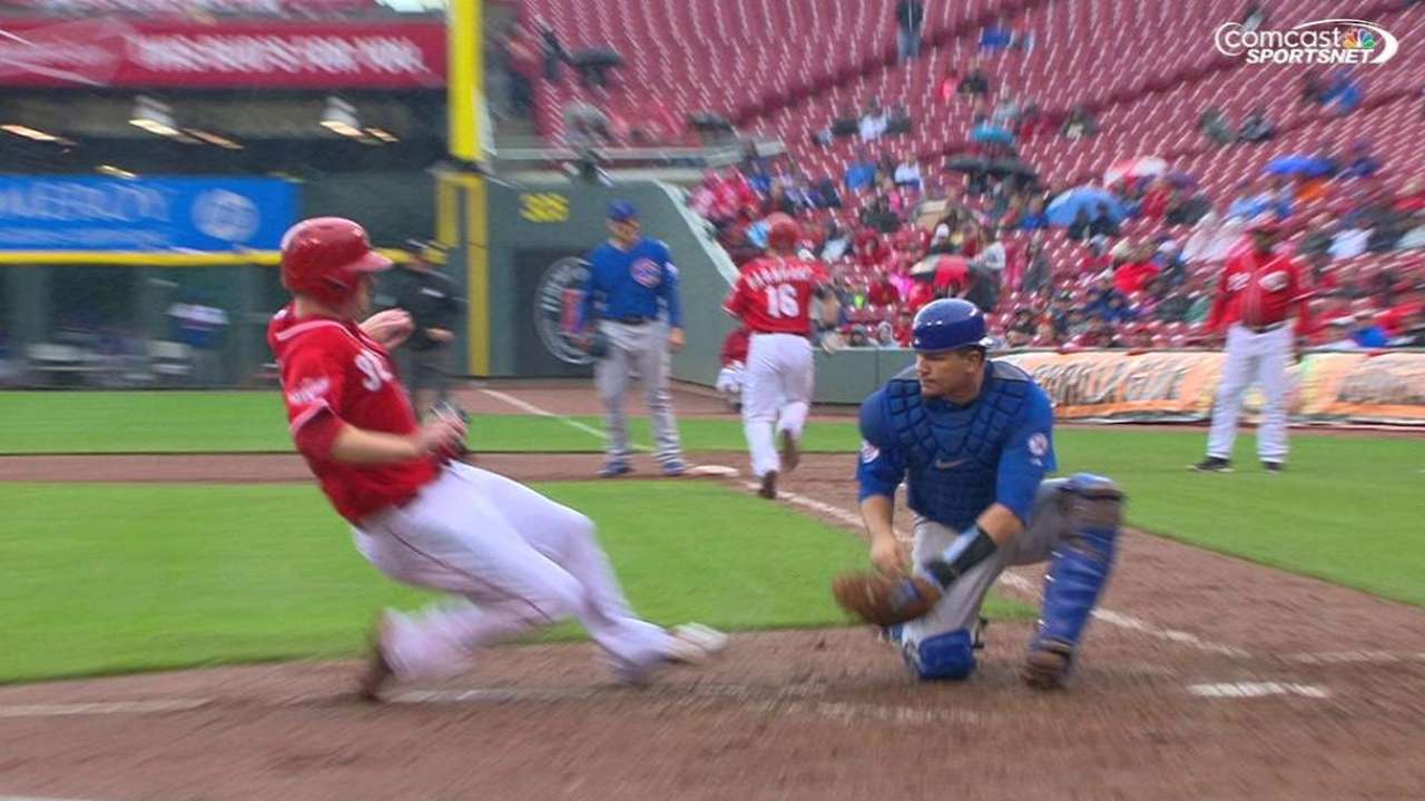 Baez gets out at home