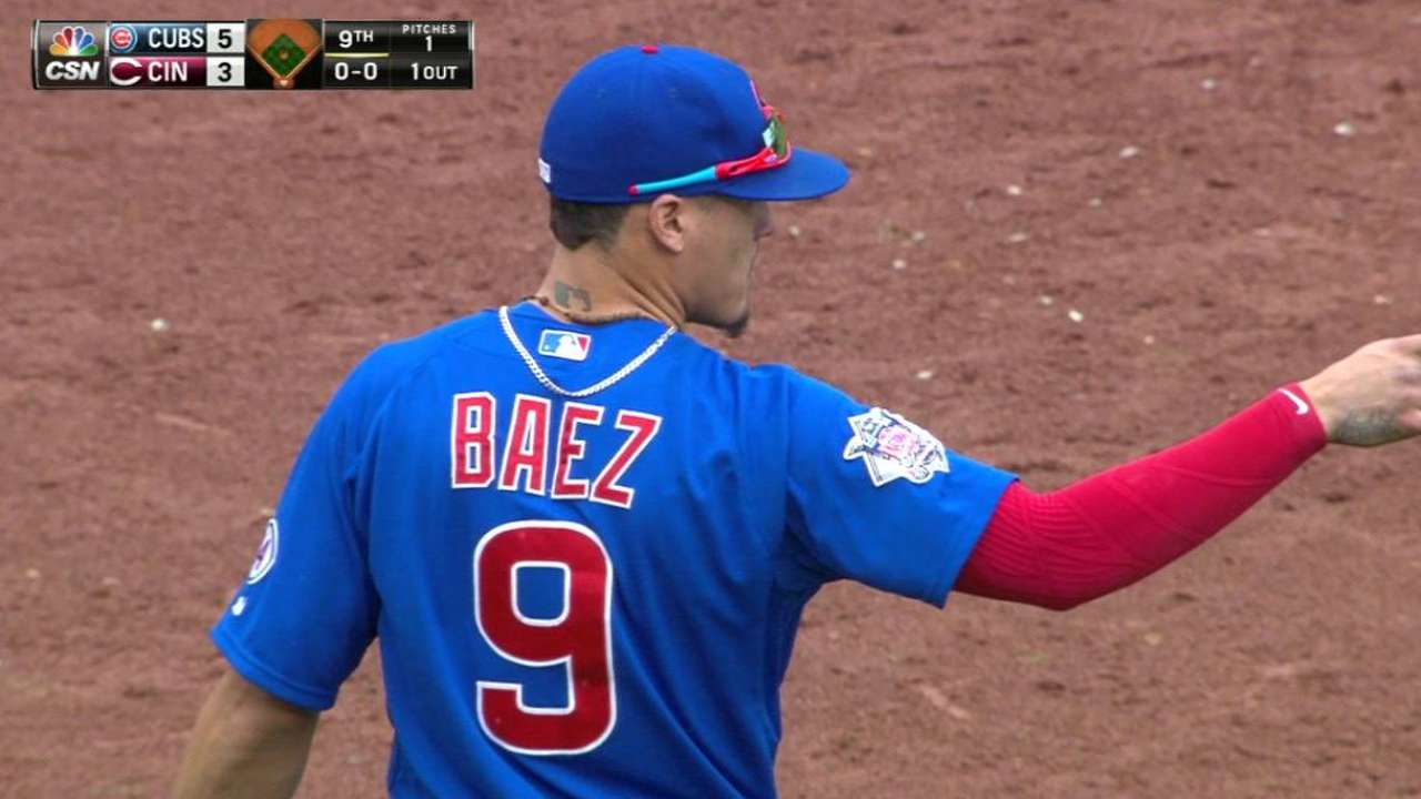 Baez's backhanded stop
