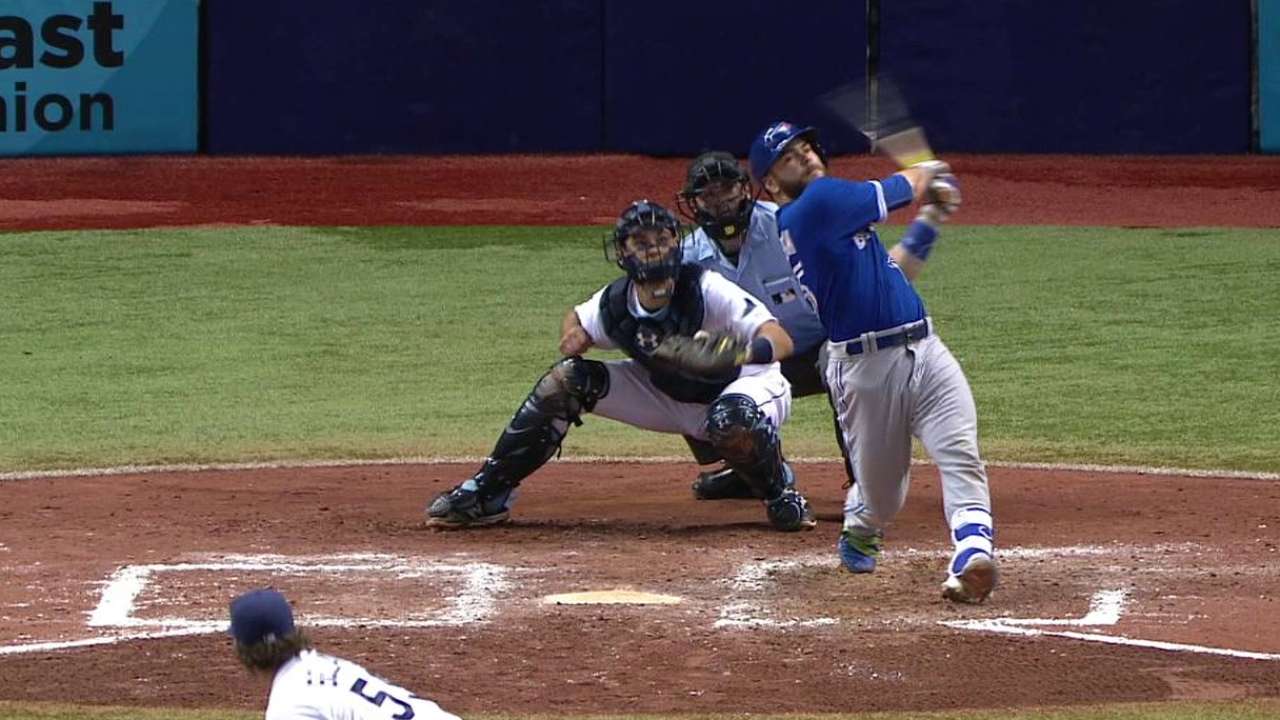 Blue Jays rally in a hurry, close in on home field