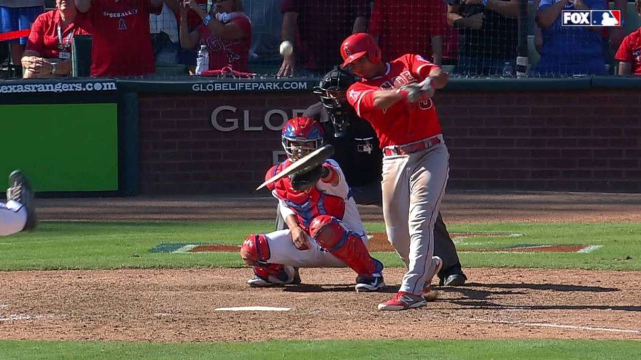 Perez's game-tying single