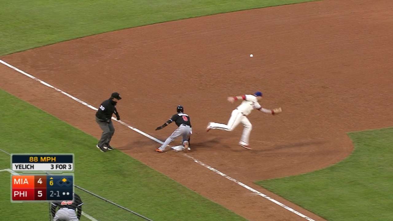 Gordon notches 200th hit, clinches SB crown