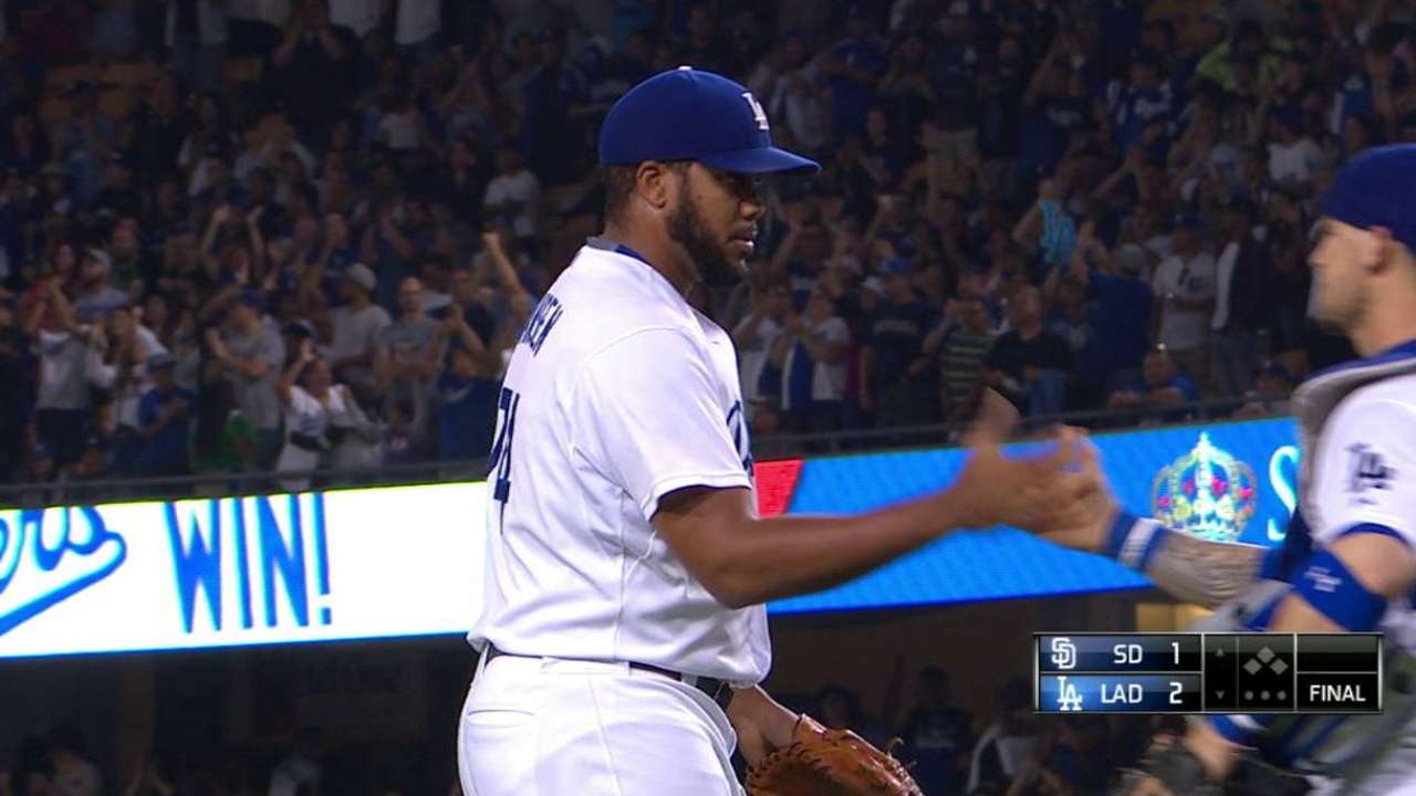 Dodgers earn home-field edge over Mets