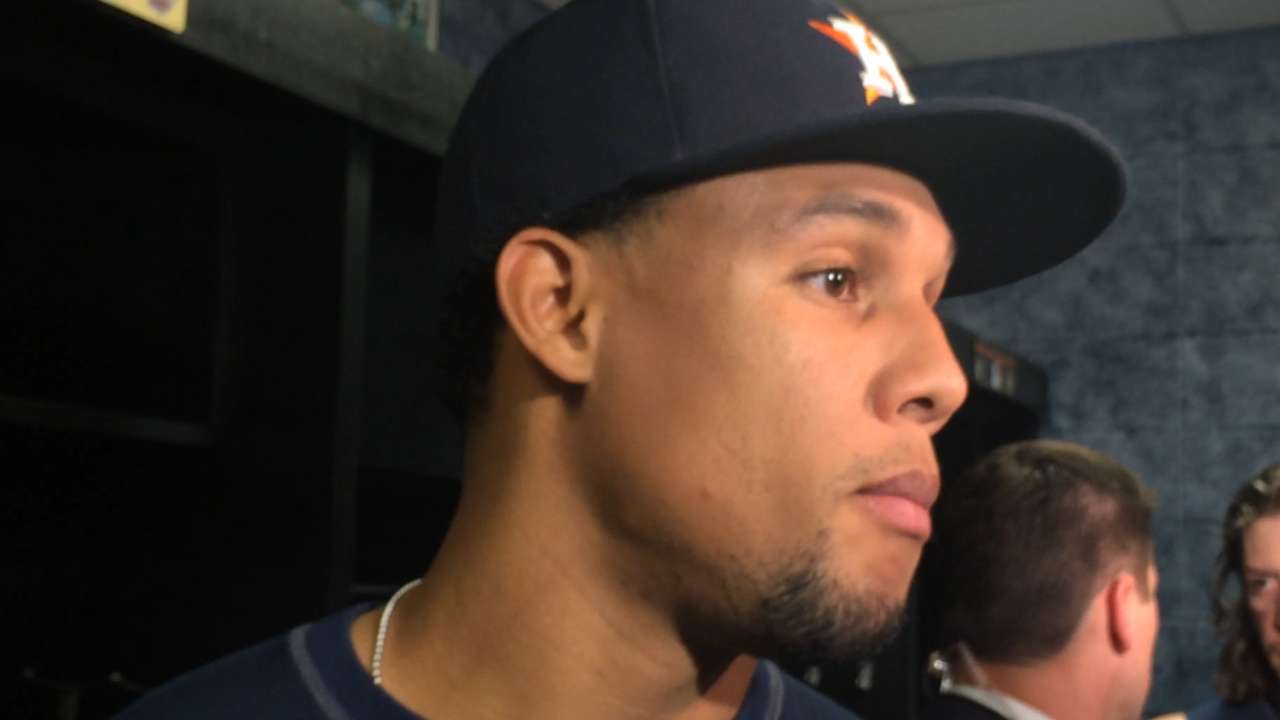 Gomez on 9th-inning pickoff