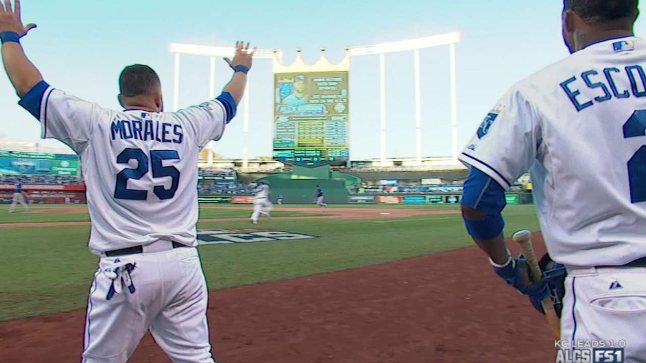 Royals rally for five in the 7th